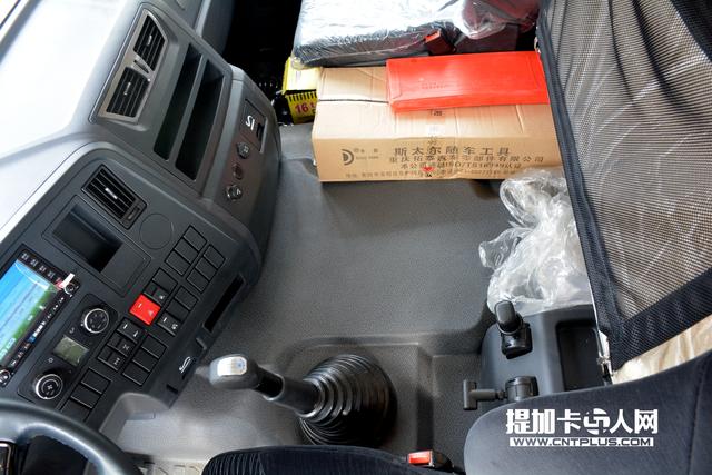 为新生代司机打造？德龙X3000黄金版大马力牵引车图解 - 第7张