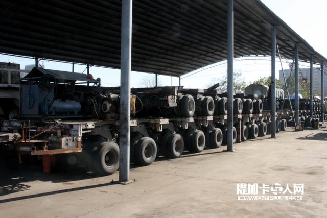 有300万一台的卡车 这家货运公司就是一个中外卡车博物馆
