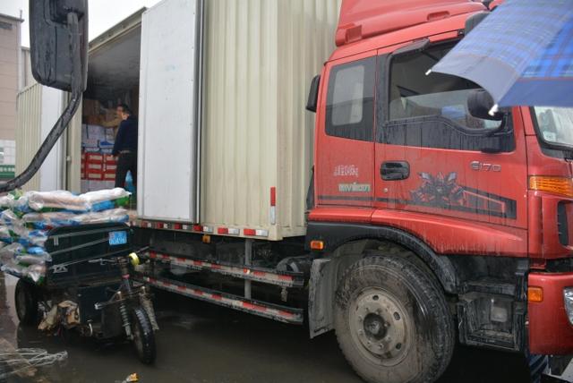 发动机是亮点?运营1年多的福田欧马可厢货车实拍 - 第2张 - 提加商用车网 发动机是亮点?运营1年多的福田欧马可厢货车实拍 - 第2张