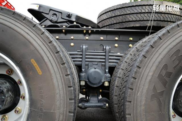 底盘配置差异大 两款同外观徐工汉风牵引车对比评测 - 第19张 - 提加商用车网 底盘配置差异大 两款同外观徐工汉风牵引车对比评测 - 第19张