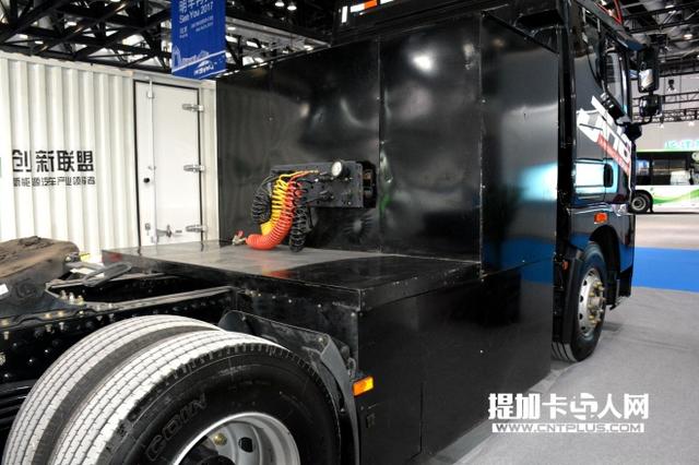 55吨的大卡车也搞纯电动 这造型真不能接受