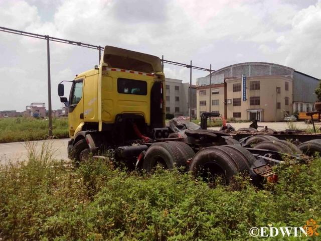 霸龙507的原型车 接近报废的雷诺Premiun重卡实拍 - 第11张