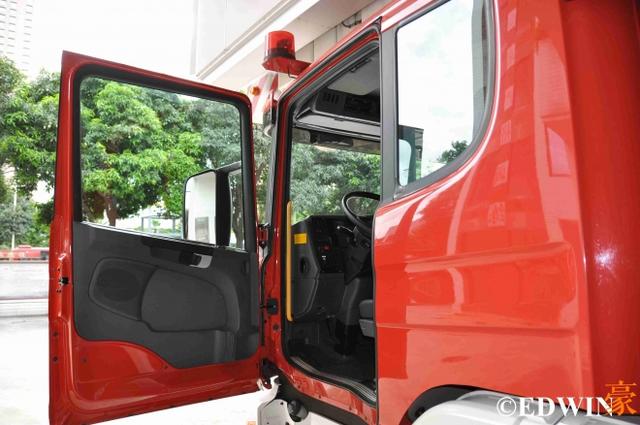 救援高度国内第一?价值2400万的救援卡车实拍 - 第21张 - 提加商用车网 救援高度国内第一?价值2400万的救援卡车实拍 - 第21张