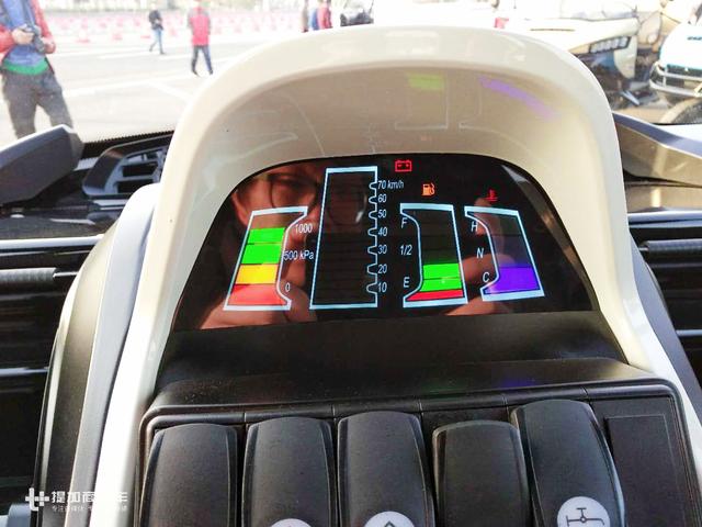 帅炸天的三蹦子要上市了,首曝光的内饰更炫酷,据说售价3万左右 - 第6张 - 提加商用车网 帅炸天的三蹦子要上市了,首曝光的内饰更炫酷,据说售价3万左右 - 第6张