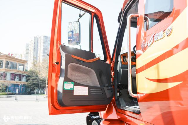 420马力锡柴发动机+免维护车桥+车载冰箱,解放安捷长头卡车图解 - 第11张 - 提加商用车网 420马力锡柴发动机+免维护车桥+车载冰箱,解放安捷长头卡车图解 - 第11张