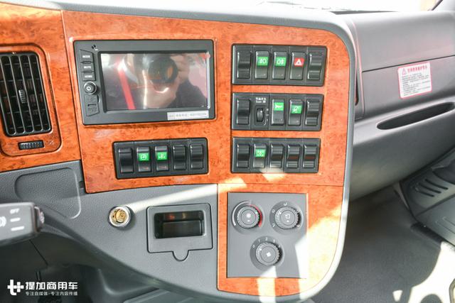 420马力锡柴发动机+免维护车桥+车载冰箱,解放安捷长头卡车图解 - 第15张 - 提加商用车网 420马力锡柴发动机+免维护车桥+车载冰箱,解放安捷长头卡车图解 - 第15张