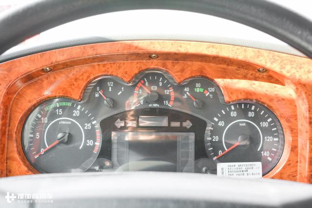 420马力锡柴发动机+免维护车桥+车载冰箱,解放安捷长头卡车图解 - 第14张 - 提加商用车网 420马力锡柴发动机+免维护车桥+车载冰箱,解放安捷长头卡车图解 - 第14张