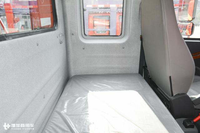 420马力锡柴发动机+免维护车桥+车载冰箱,解放安捷长头卡车图解 - 第21张 - 提加商用车网 420马力锡柴发动机+免维护车桥+车载冰箱,解放安捷长头卡车图解 - 第21张