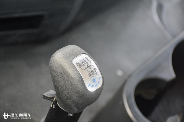 车载饮水机+液力缓速器,陕汽新推出的这款纪念版卡车好看又实用 - 第14张 - 提加商用车网 车载饮水机+液力缓速器,陕汽新推出的这款纪念版卡车好看又实用 - 第14张