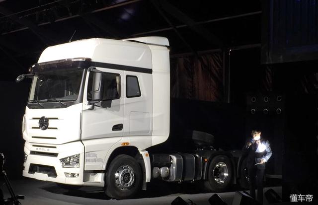 解放和东风相约搞事情？国产卡车市场一天内迎来两款新一代车型