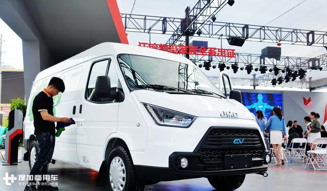 红岩大件车、北奔AMT变速箱重卡领衔,北京车展这些卡车值得一看 - 第7张 - 提加商用车网 红岩大件车、北奔AMT变速箱重卡领衔,北京车展这些卡车值得一看 - 第7张