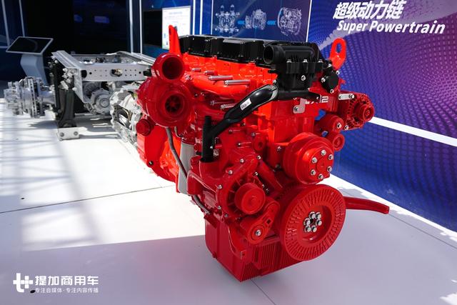 自动挡+8气囊,据说售价超50万,欧曼最高配重卡北京车展再亮相 - 第3张 - 提加商用车网 自动挡+8气囊,据说售价超50万,欧曼最高配重卡北京车展再亮相 - 第3张