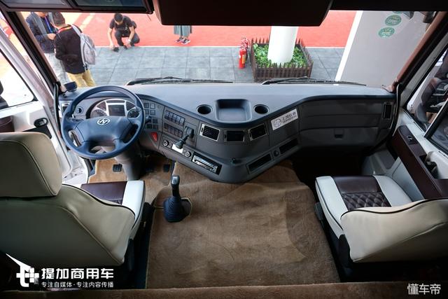 这是售价超300万的国产卡车?带车顶观景台,货箱是豪华会客厅 - 第3张 - 提加商用车网 这是售价超300万的国产卡车?带车顶观景台,货箱是豪华会客厅 - 第3张