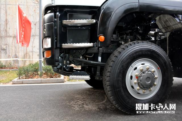 200吨级别？中国重汽新款6X6全驱大件牵引车详解 - 第3张