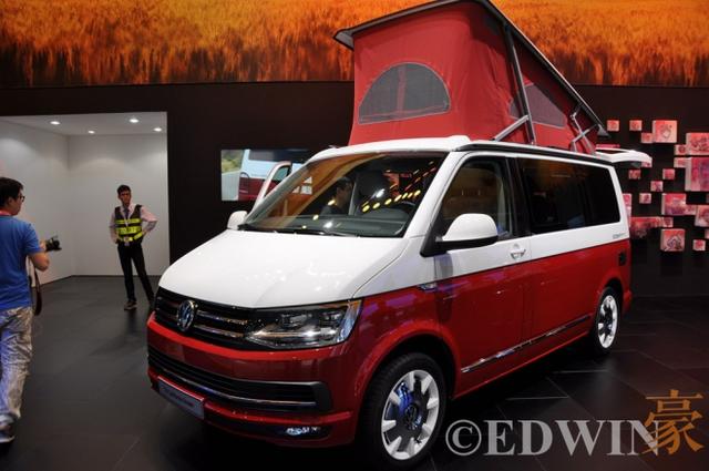 7座车型竟然有房车的豪华配置 大众T6野营车实拍评测 - 第6张 - 提加商用车网 7座车型竟然有房车的豪华配置 大众T6野营车实拍评测 - 第6张