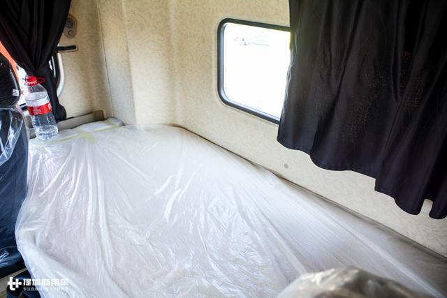 千升油箱+最正宗的康明斯发动机,还有专属涂装,陕汽德龙X3000财富版牵引车图解 - 第27张 - 提加商用车网 千升油箱+最正宗的康明斯发动机,还有专属涂装,陕汽德龙X3000财富版牵引车图解 - 第27张