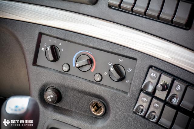 外观改款,配置向X3000看齐,陕汽新M3000牵引车图解 - 第13张 - 提加商用车网 外观改款,配置向X3000看齐,陕汽新M3000牵引车图解 - 第13张