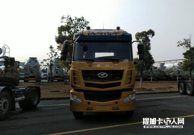 驾驶室后移1米多救人命 华菱星马牵引车也做到了