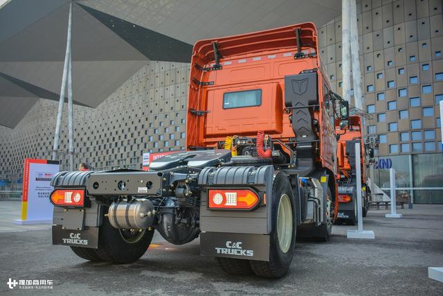 集装箱运输也有高端卡车?联合U380港口牵引车图解 - 第3张 - 提加商用车网 集装箱运输也有高端卡车?联合U380港口牵引车图解 - 第3张