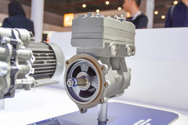 卡车司机福利，水冷空压机来了，据说解放J7发动机就用它 - 第4张