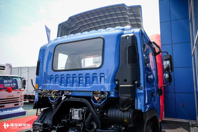 190马力配法士特8挡变速器,江淮威司达大轻卡同级别几乎无敌 - 第8张 - 提加商用车网 190马力配法士特8挡变速器,江淮威司达大轻卡同级别几乎无敌 - 第8张