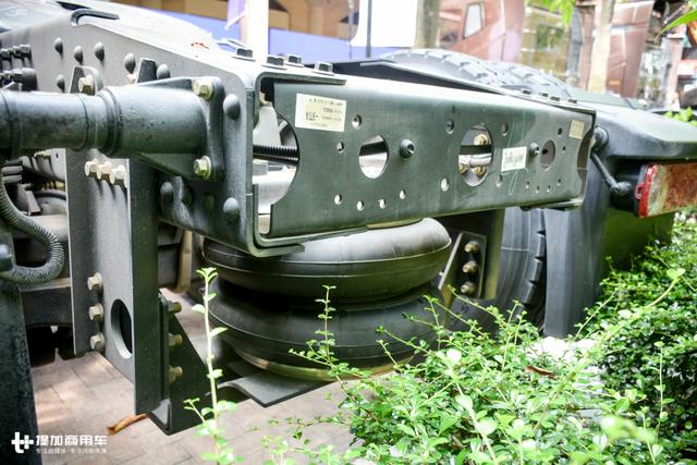 6X2的油耗，6X4的载货量？解放新J6快运版重卡详解 - 第6张