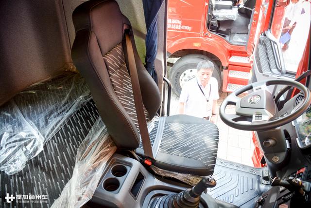 6X2的油耗，6X4的载货量？解放新J6快运版重卡详解 - 第23张