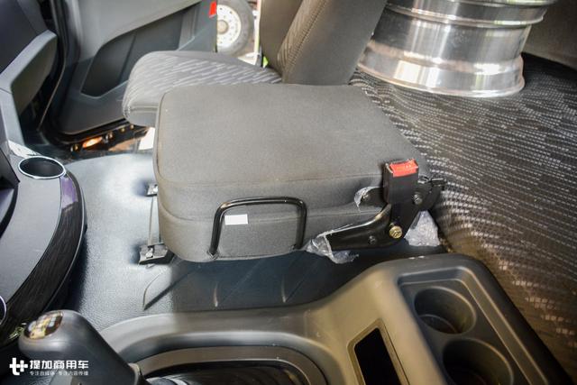 千升大油箱+近一米超宽卧铺？500马力解放新J6P重卡详解 - 第31张