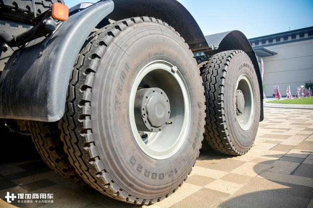 能拉100吨，还可以越野？西康发动机的德龙X3000牵引车详解 - 第15张