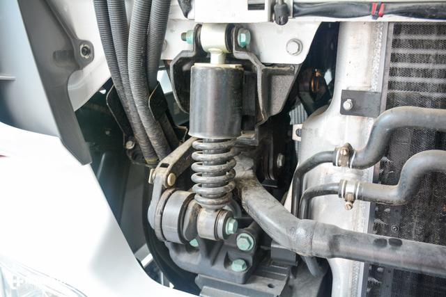 许多功能国产卡车现在都没有？这款奔驰9年前的重卡车型依然领先 - 第6张