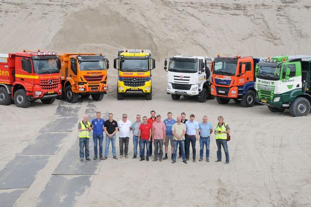 国产自卸车肯定拼不过,Ginaf和MAN自卸车最后一轴能转向 - 第1张 - 提加商用车网 国产自卸车肯定拼不过,Ginaf和MAN自卸车最后一轴能转向 - 第1张