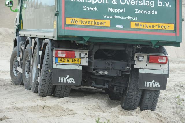 国产自卸车肯定拼不过,Ginaf和MAN自卸车最后一轴能转向 - 第9张 - 提加商用车网 国产自卸车肯定拼不过,Ginaf和MAN自卸车最后一轴能转向 - 第9张