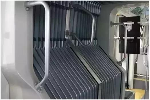 银隆成都工厂投产，首辆18米满载可达160人BRT大容量公交下线 - 第6张