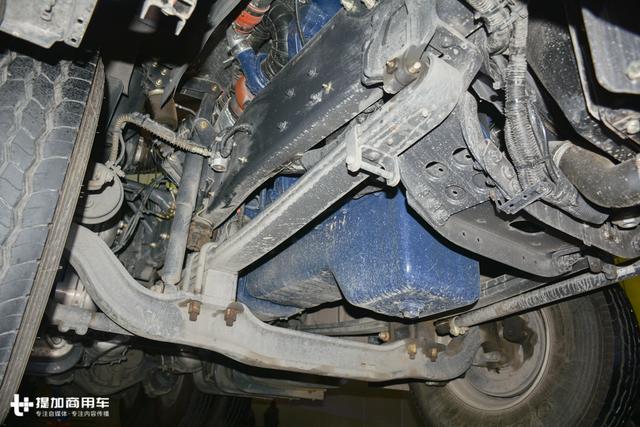 潍柴发动机+千升大油箱，柳汽乘龙这款6X4牵引车售价还不到30万？