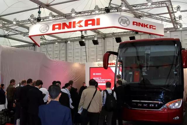 纯电动双层敞篷客车首问世,并将投入巴黎运营,竟是国产客车? - 第1张 - 提加商用车网 纯电动双层敞篷客车首问世,并将投入巴黎运营,竟是国产客车? - 第1张