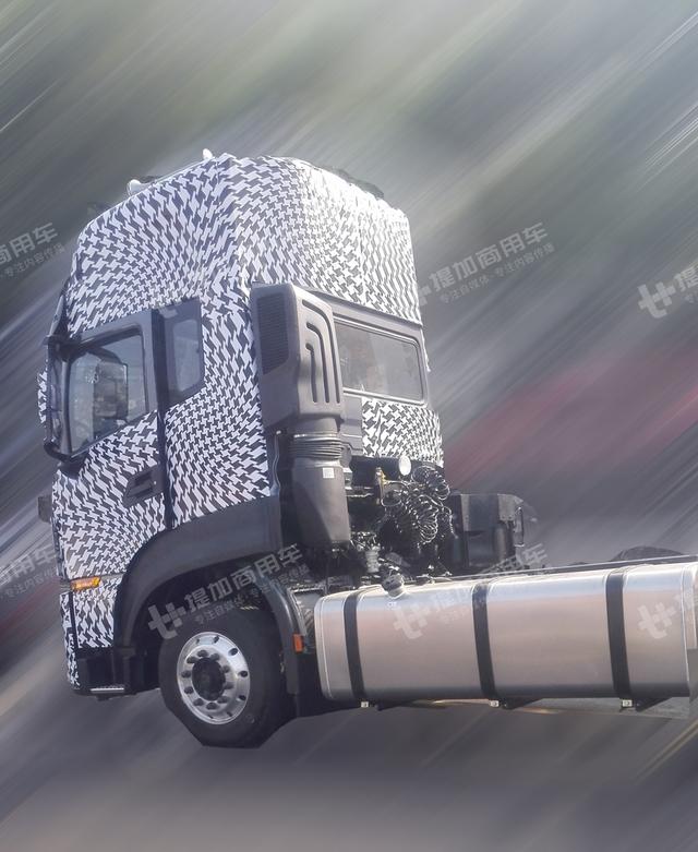 内饰谍照曝光，下一代天龙重卡配千升油箱，或用沃尔沃技术发动机 - 第8张