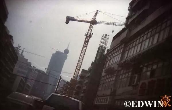 省心与便捷非国产工程机械能比？17年车龄的韩国现代挖掘机实拍 - 第1张