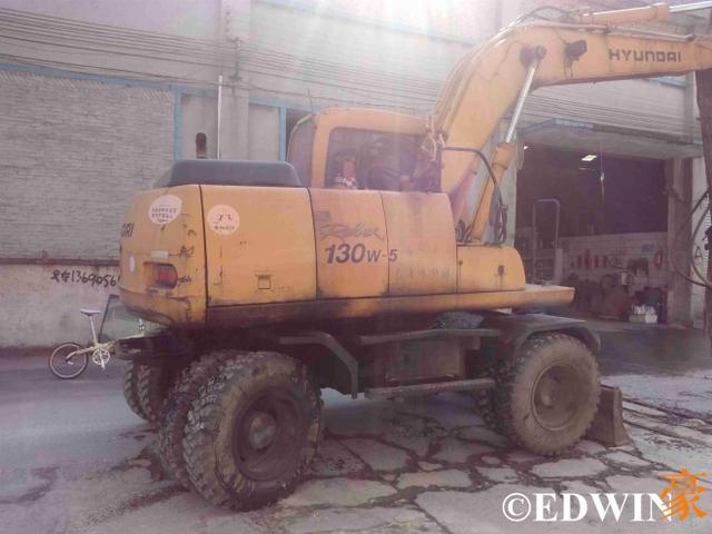 省心与便捷非国产工程机械能比？17年车龄的韩国现代挖掘机实拍 - 第8张