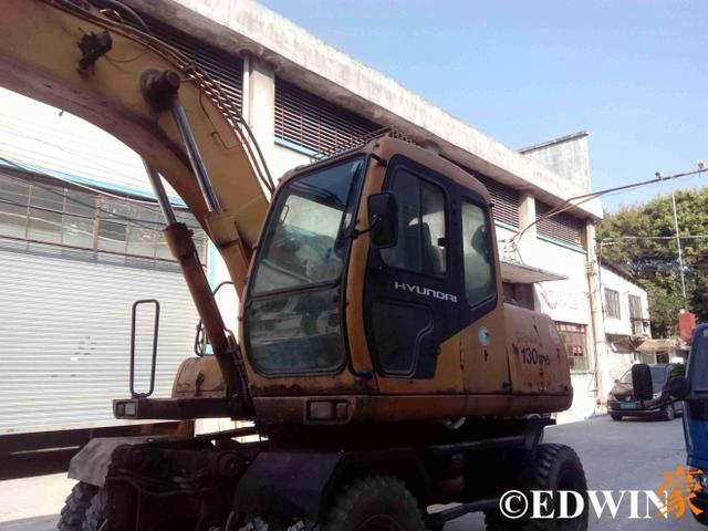 省心与便捷非国产工程机械能比？17年车龄的韩国现代挖掘机实拍 - 第4张