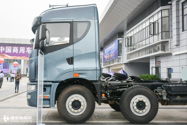 底盘细节需要提升,少见的华菱星凯马8x4重载底盘简评 - 第2张 - 提加商用车网 底盘细节需要提升,少见的华菱星凯马8x4重载底盘简评 - 第2张