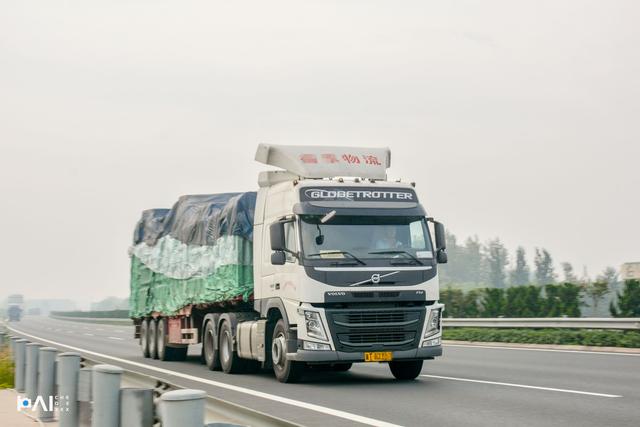 卡友注意了，今后轮胎花纹不一致都可能被罚款，卡车新规又来了！