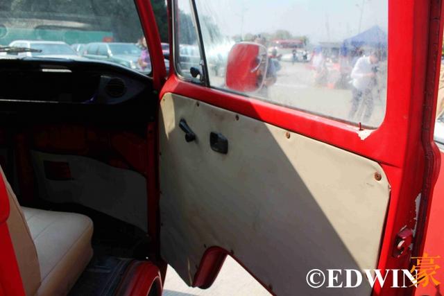 这可能是最贵的面包车，80万售价的大众T2只是情怀光环下的神车？ - 第21张