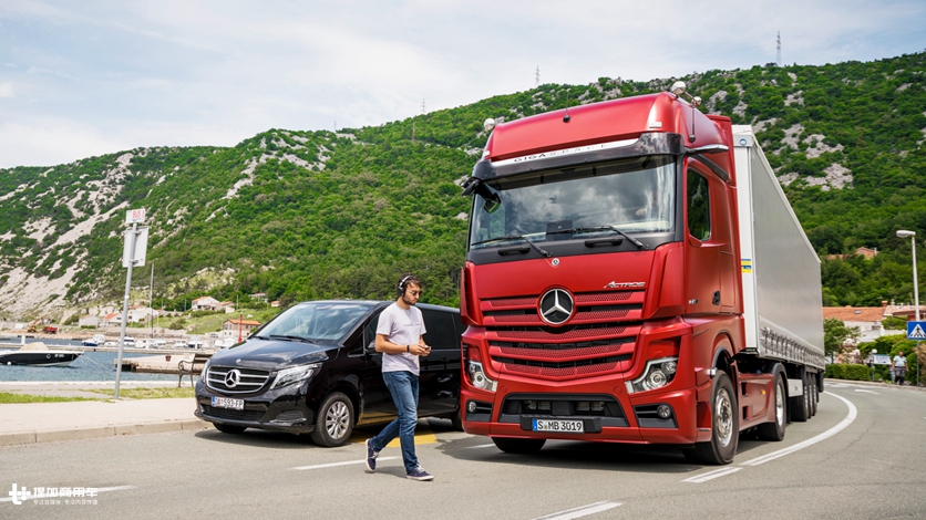 7年后再次改款,奔驰New Actros用摄像头取代了后视镜 - 第8张 - 提加商用车网 7年后再次改款,奔驰New Actros用摄像头取代了后视镜 - 第8张