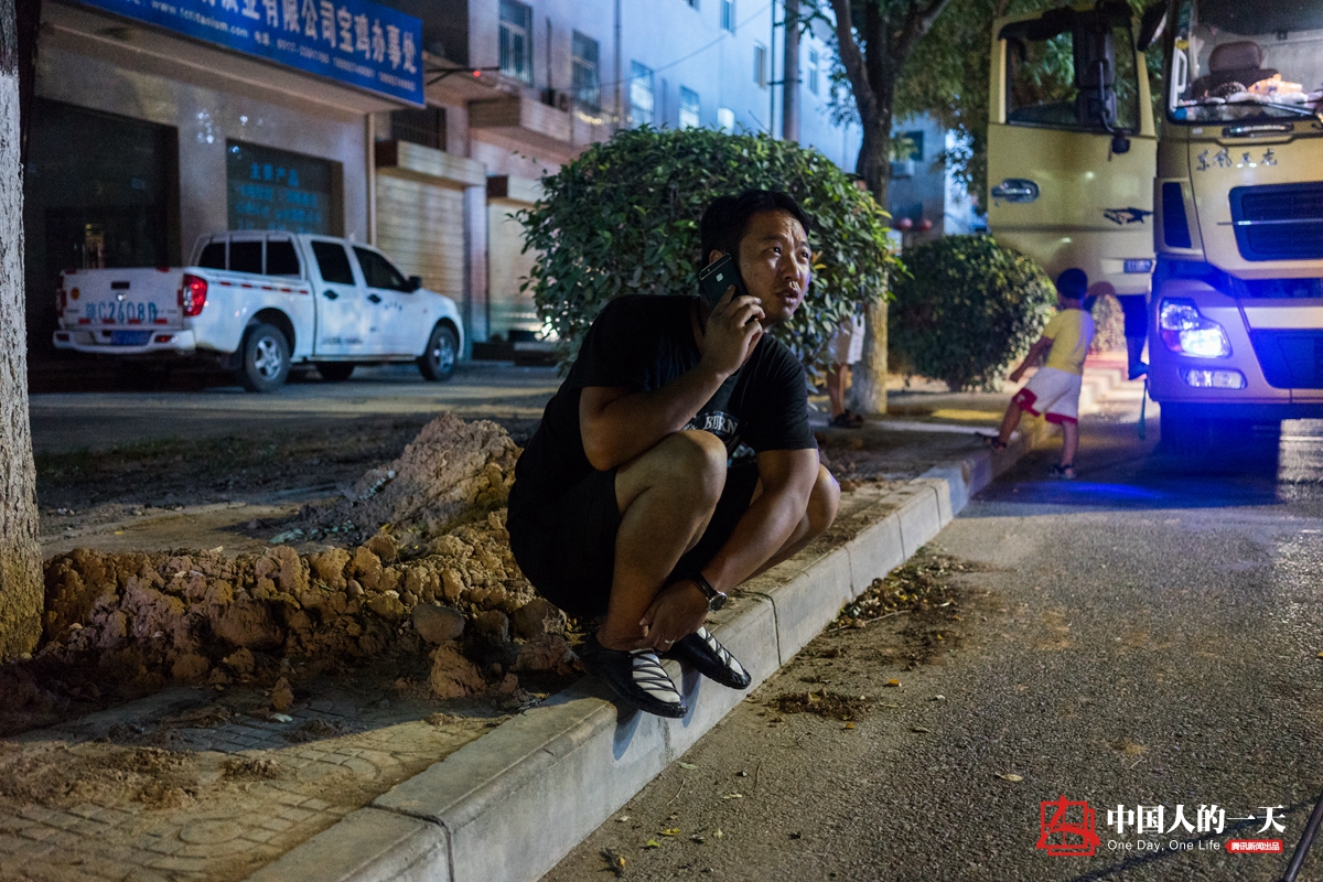 卡车司机的一天:夫妻俩倒班当司机 带仨娃在大货车上过暑假 - 第13张 - 提加商用车网 卡车司机的一天:夫妻俩倒班当司机 带仨娃在大货车上过暑假 - 第13张