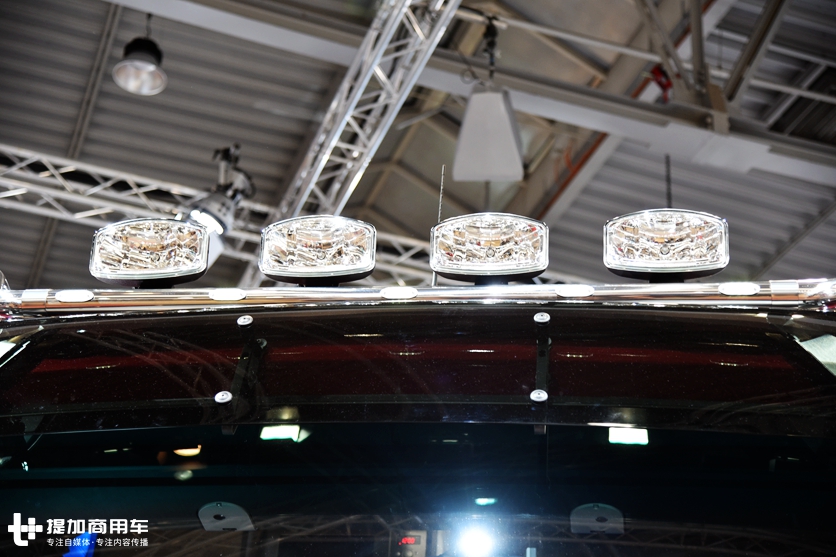 有速度更有激情,640马力,德国曼恩的房车化定制豪华重卡详解 - 第4张 - 提加商用车网 有速度更有激情,640马力,德国曼恩的房车化定制豪华重卡详解 - 第4张