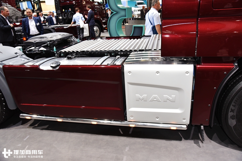 有速度更有激情,640马力,德国曼恩的房车化定制豪华重卡详解 - 第10张 - 提加商用车网 有速度更有激情,640马力,德国曼恩的房车化定制豪华重卡详解 - 第10张