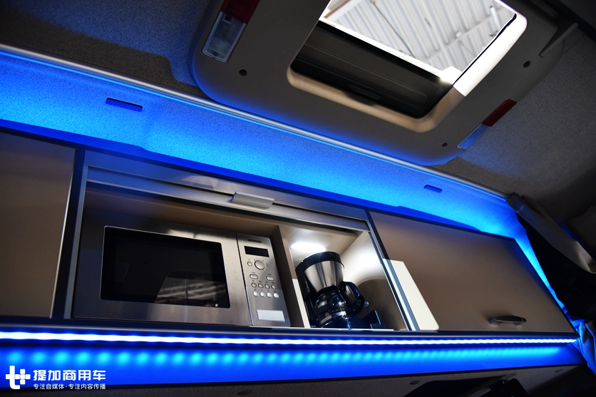 有速度更有激情,640马力,德国曼恩的房车化定制豪华重卡详解 - 第12张 - 提加商用车网 有速度更有激情,640马力,德国曼恩的房车化定制豪华重卡详解 - 第12张