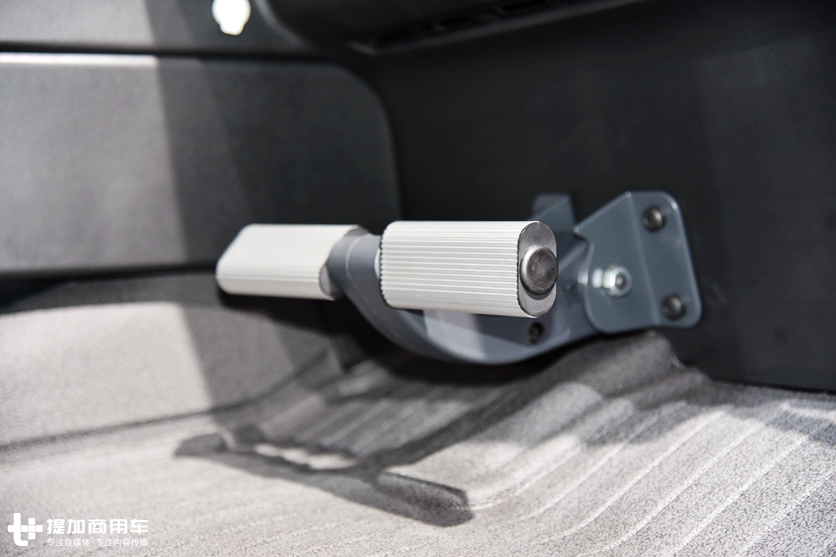 有速度更有激情,640马力,德国曼恩的房车化定制豪华重卡详解 - 第14张 - 提加商用车网 有速度更有激情,640马力,德国曼恩的房车化定制豪华重卡详解 - 第14张