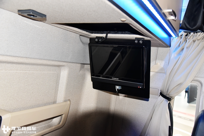 有速度更有激情,640马力,德国曼恩的房车化定制豪华重卡详解 - 第15张 - 提加商用车网 有速度更有激情,640马力,德国曼恩的房车化定制豪华重卡详解 - 第15张