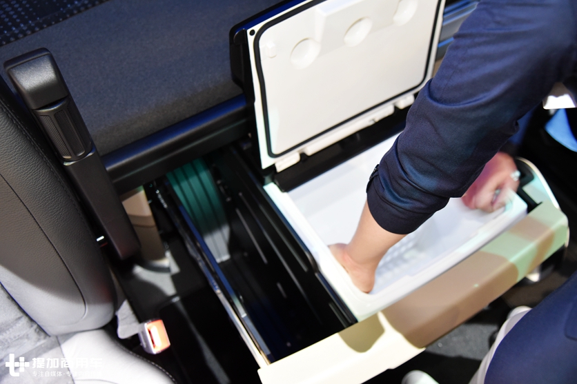 有速度更有激情,640马力,德国曼恩的房车化定制豪华重卡详解 - 第17张 - 提加商用车网 有速度更有激情,640马力,德国曼恩的房车化定制豪华重卡详解 - 第17张